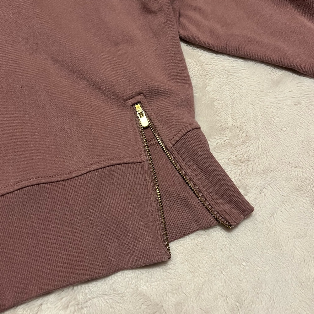 4/$20 - Old navy active pullover sweater in mauve women’s size small